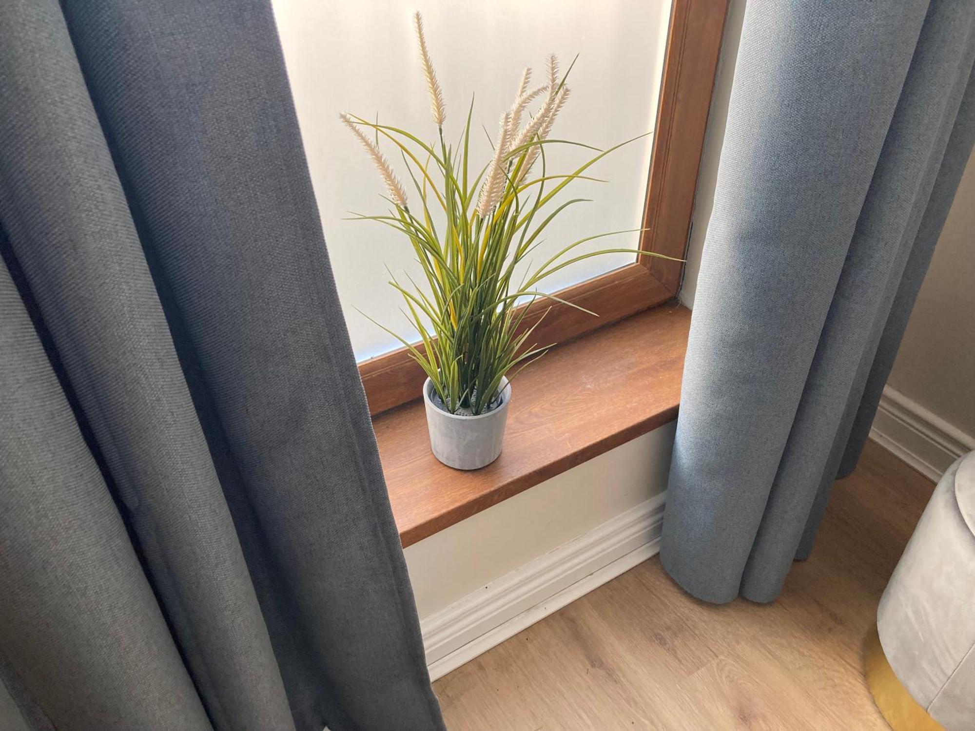 Smart 4K Tvs In All Bedrooms Double Vanity Sink Belfast Exterior photo